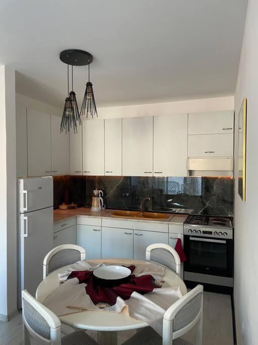 Apartamento Penthouse With Castle View Prizren Exterior foto