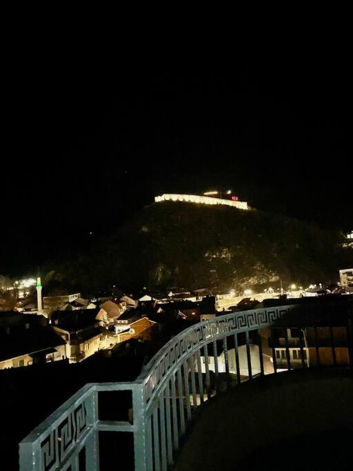 Apartamento Penthouse With Castle View Prizren Exterior foto