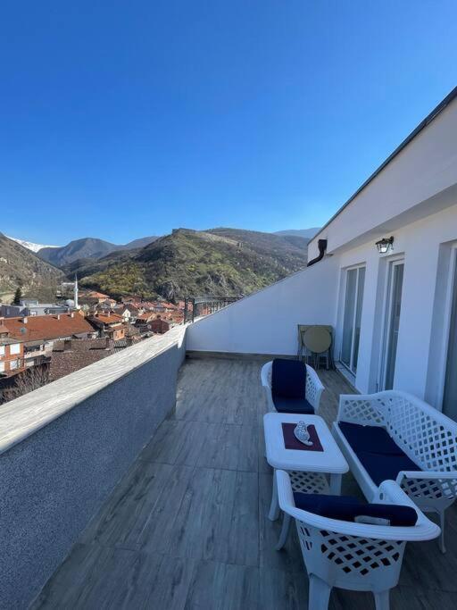 Apartamento Penthouse With Castle View Prizren Exterior foto