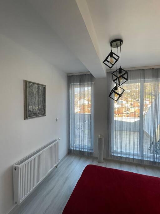 Apartamento Penthouse With Castle View Prizren Exterior foto